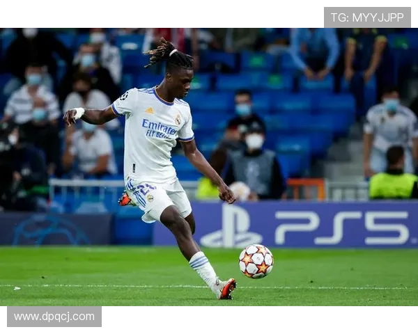 卡马文加心理素质表现稳健，关键战中持续展现成熟心态