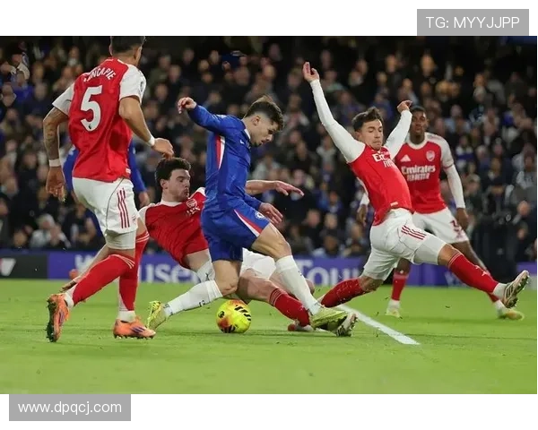 阿森纳硬仗表现波动,强强对话中稳定性面临考验,对赛季争冠形势产生影响 阿森纳硬仗表现波动,强强对话中稳定性面临考验,对赛季争冠形势产生影响