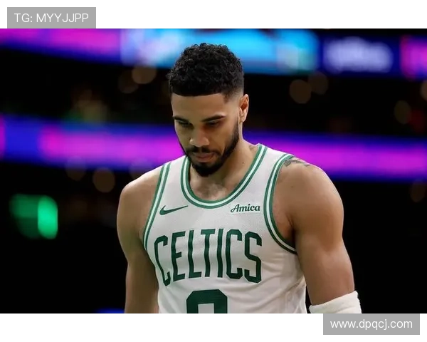 怀特挡拆为塔图姆制造空位，较上季显著提升进攻效率