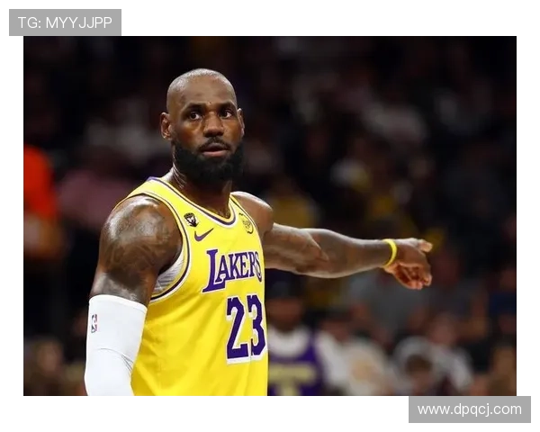 詹姆斯关键战高效输出，改变湖人进攻结构